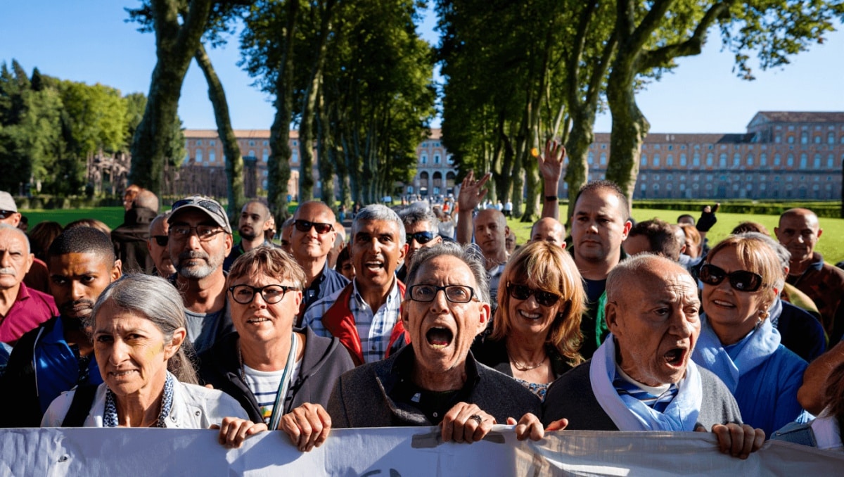 Reggia di Caserta, è scontro sull'abbattimento dei 750 lecci del parco