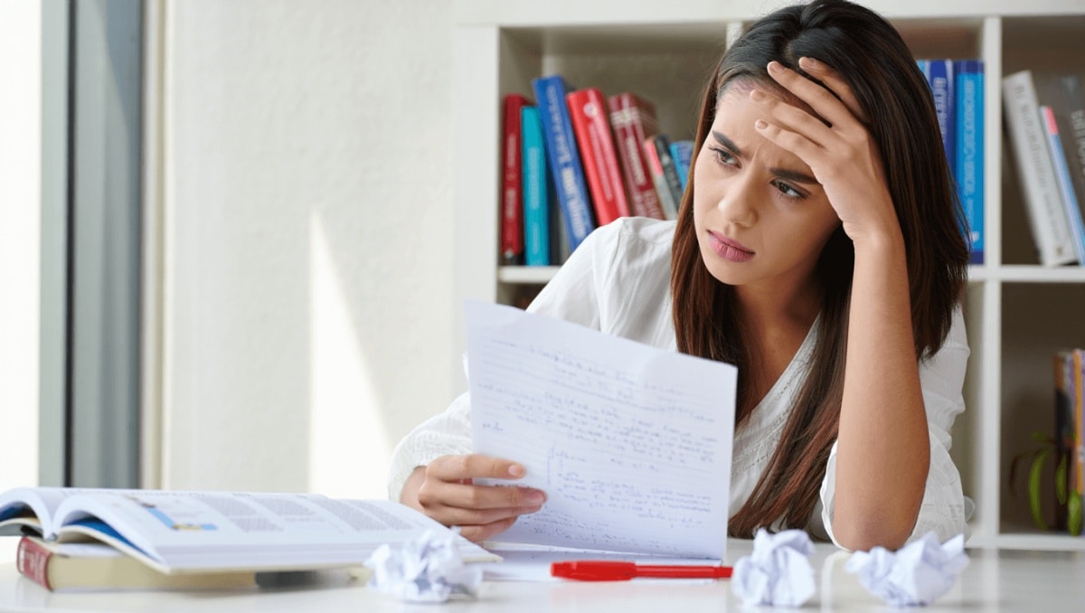 Italiani e grammatica, quasi 7 su 10 commettono errori: dall’apostrofo al congiuntivo