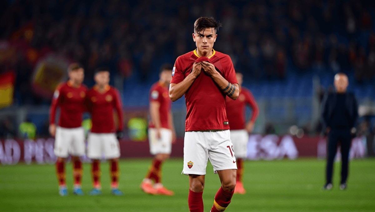 Dybala verso la quarta panchina di fila: sempre più lontano dalla Roma che cerca Zirkzee e Gud