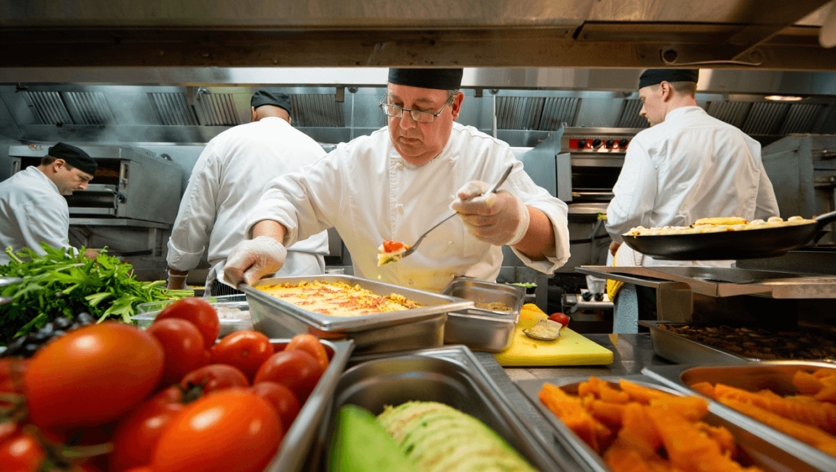 5 cose che l’industria può fare per recuperare il cibo in eccesso