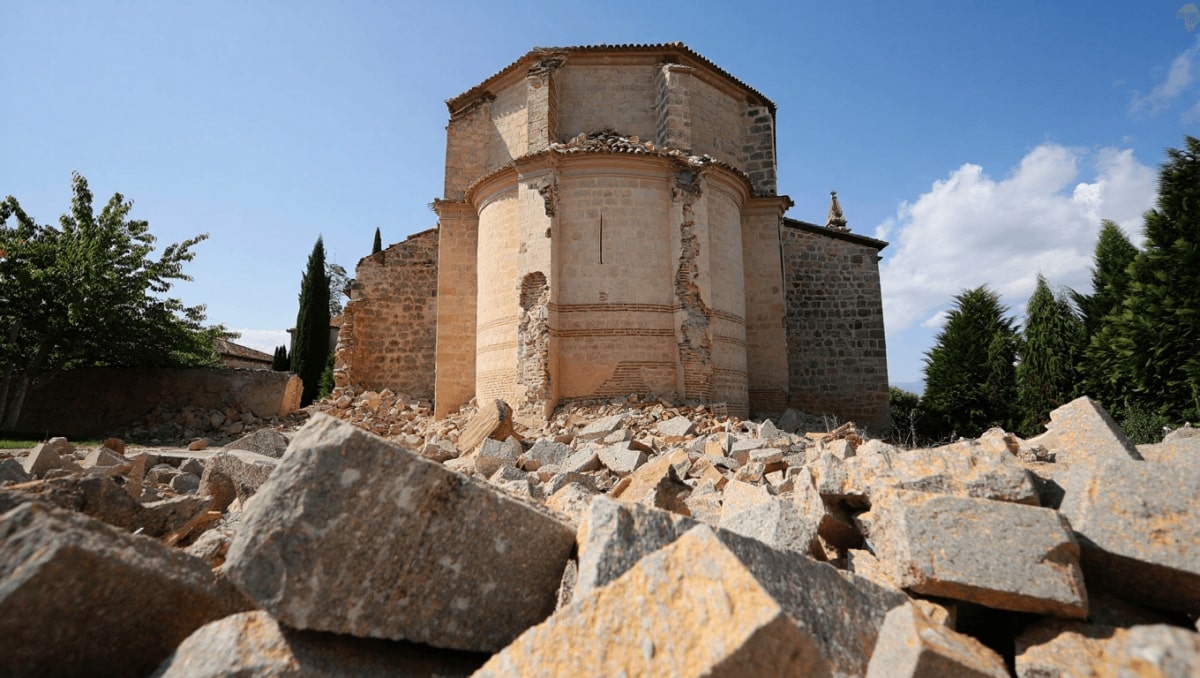 Crolla l’abside della chiesa di Santa María del Castillo a Muriel (Spagna)