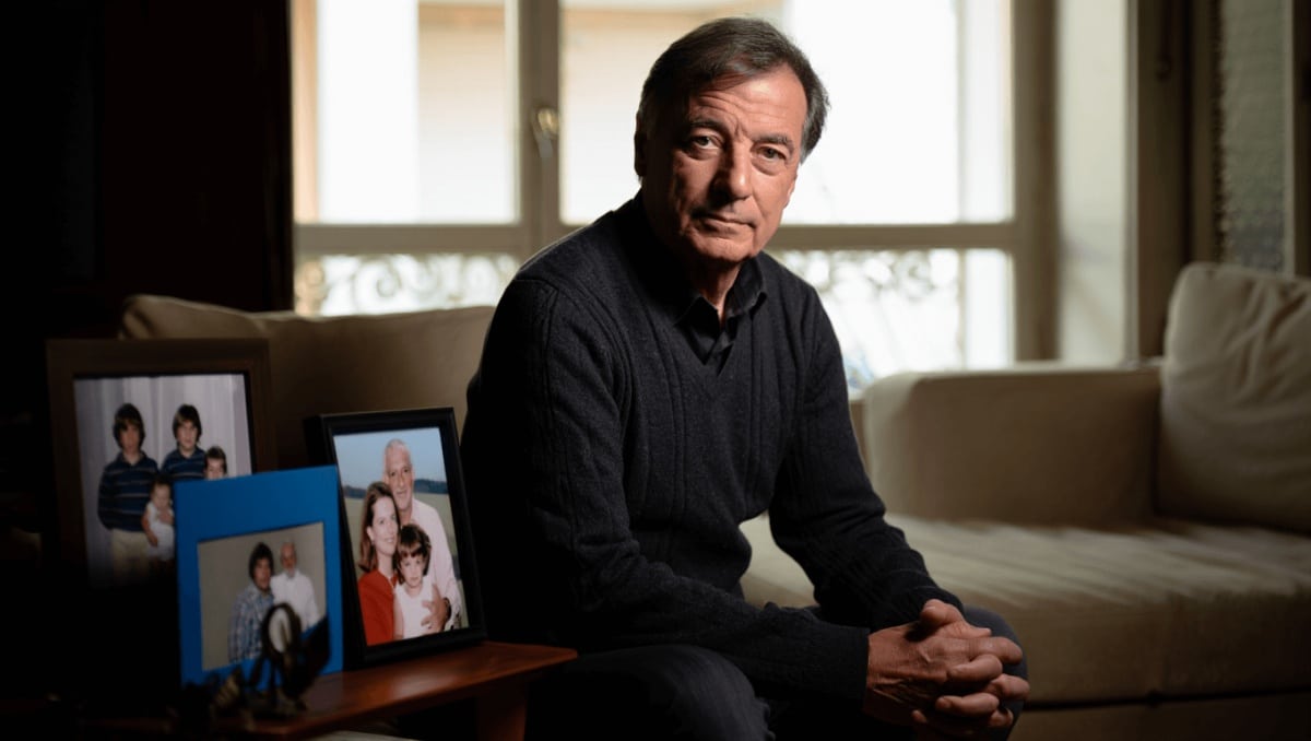 Stefano Accorsi: "Confessare al partner il tradimento è da egoisti". Poi parla della vita con la moglie e i suoi quattro figli