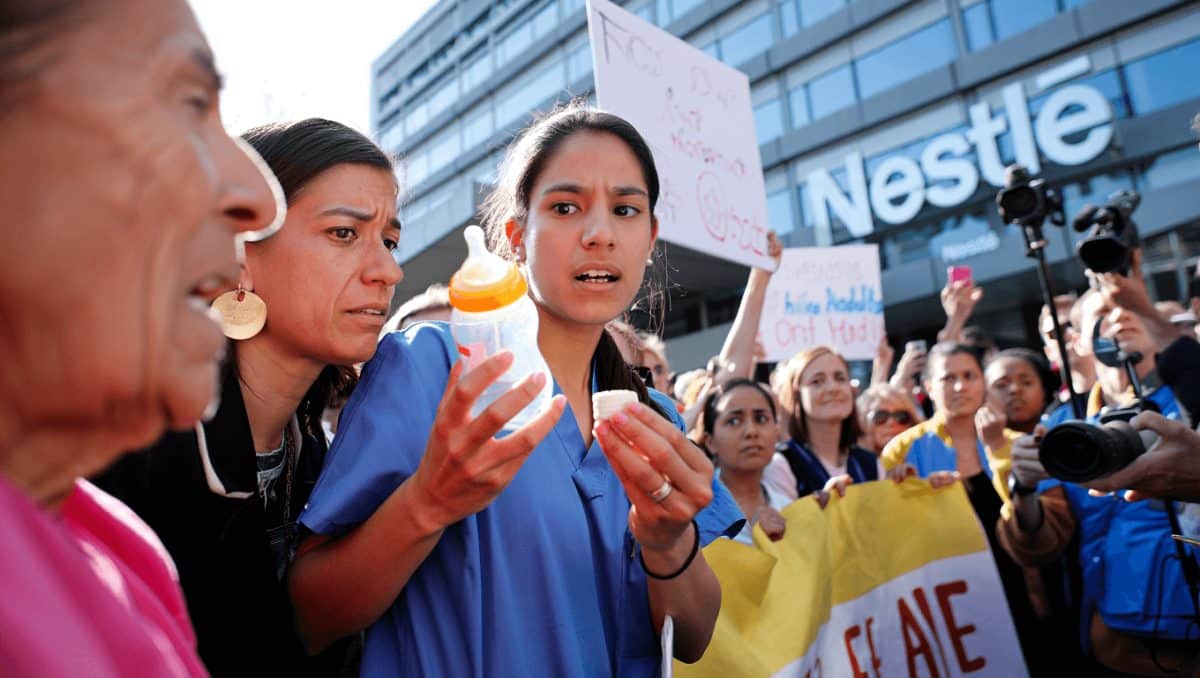Nestlé, Danone e Lactalis indagate: due neonati morti per il latte artificiale