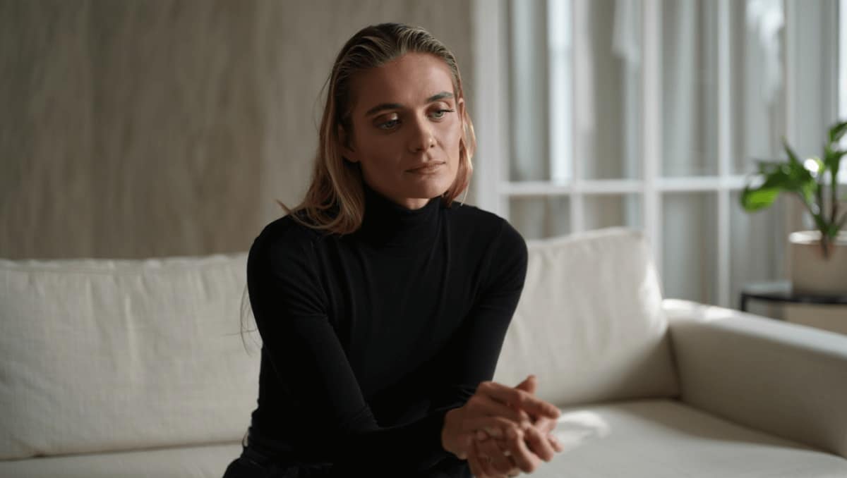 Hunziker, la confessione a cuore aperto (inaspettata): "Ho confuso l'amore con lo sforzo. Ho permesso che mi facessero cose..."