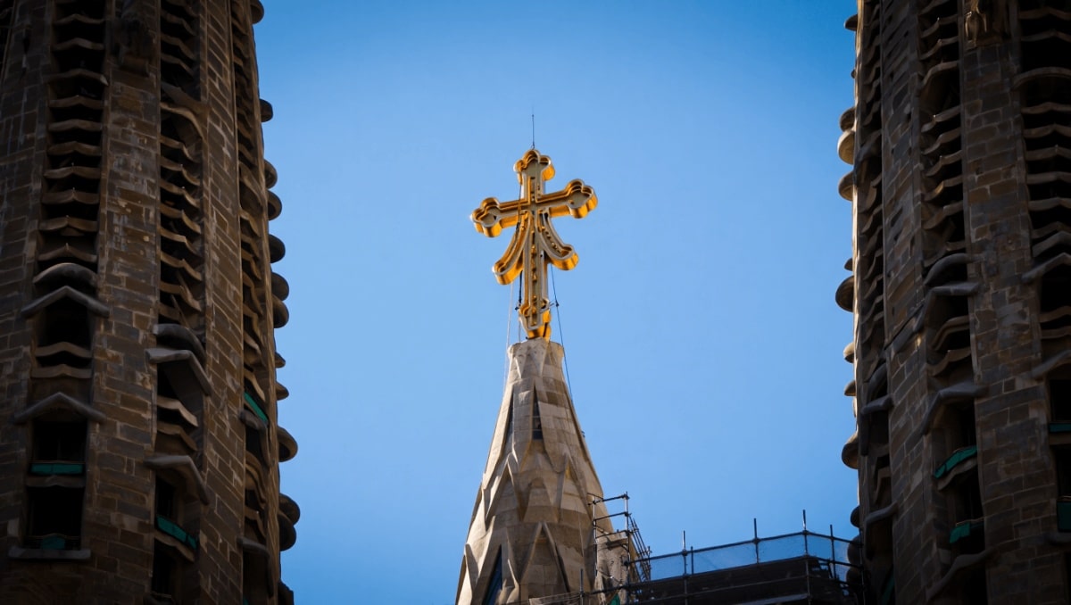 Sagrada Familia, completata la parte esterna della torre di Gesù Cristo, la più alta del Tempio 