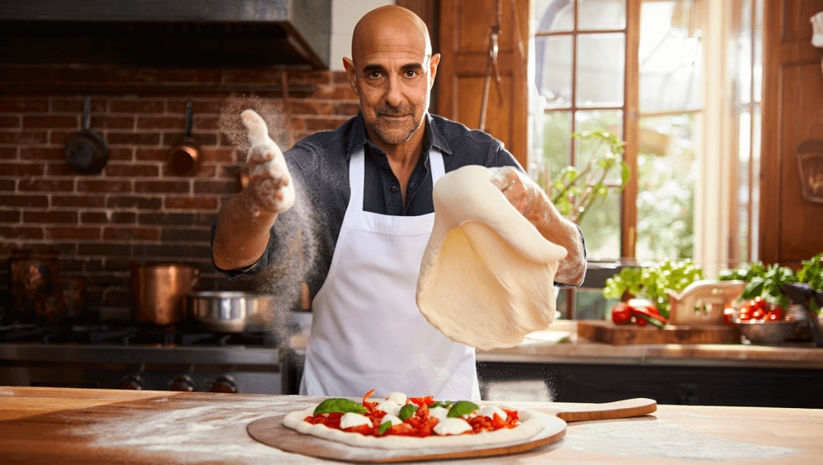 Stanley Tucci porta al Super Bowl la pizza di Confine Milano
