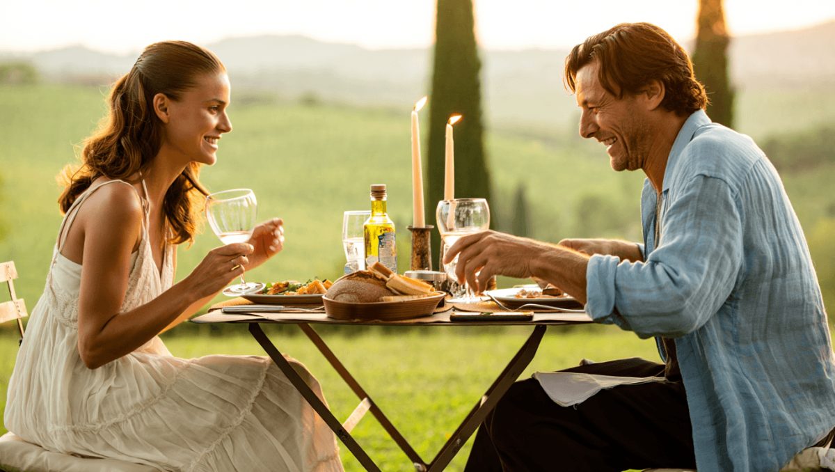 È nato un nuovo amore: Michelle Hunziker e Giulio Berruti fotografati a cena insieme (durante un "lungo weekend d'amore")