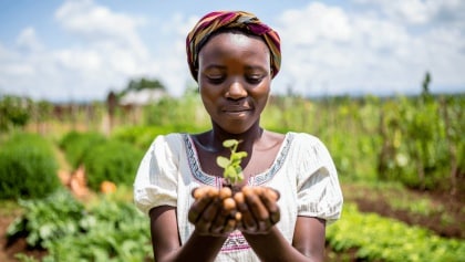 In memoria di Carlin Petrini nasceranno borse di studio per gastronomi e orti in Africa