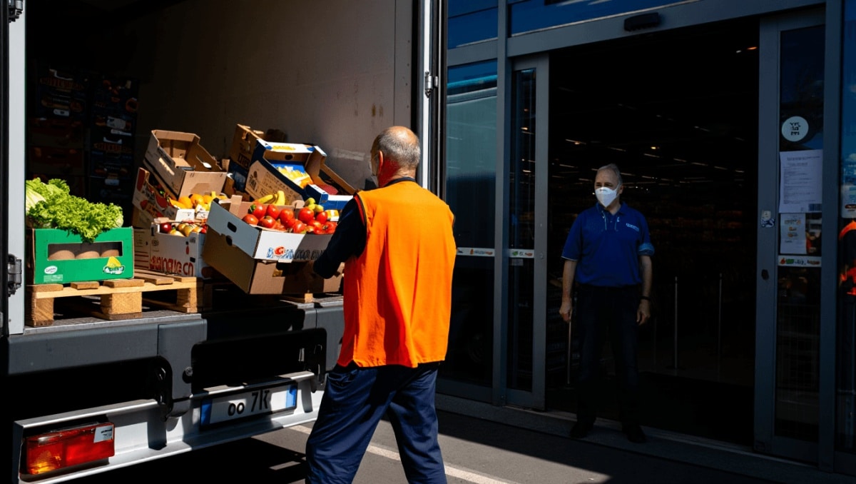 Dobbiamo ringraziare i supermercati perché donano il cibo invenduto?