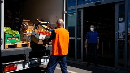 Dobbiamo ringraziare i supermercati perché donano il cibo invenduto?