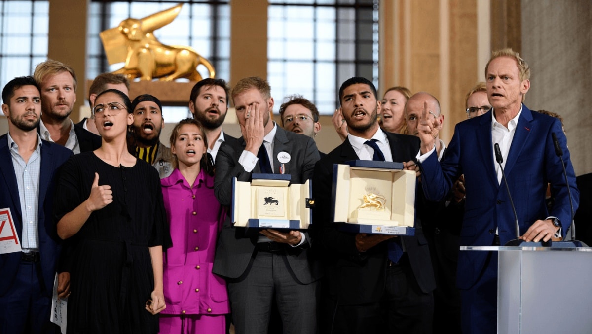 Biennale, gli artisti sono contro i Leoni dei Visitatori. E prospettano azioni legali