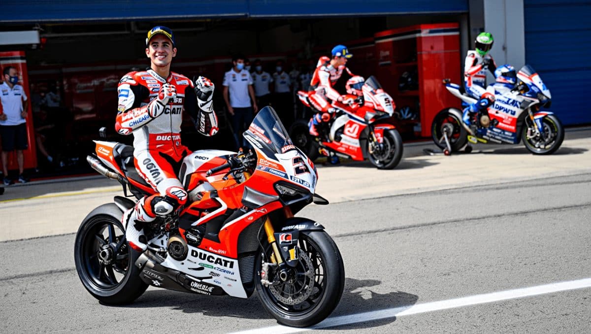 Brno, Bagnaia vince la Sprint su Ogura e Marc Marquez. Bezzecchi ritirato