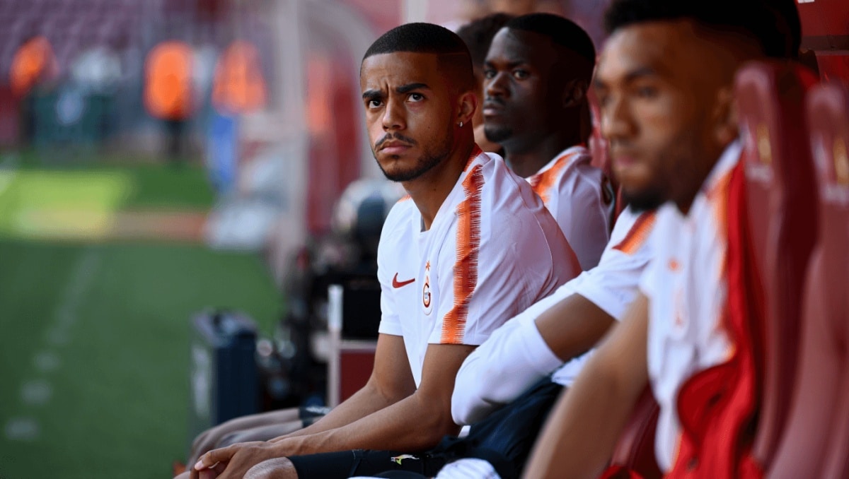 I 10 milioni all'anno, le liste bloccate, il caso-Fener. Dentro la trattativa del Galatasaray per Leao