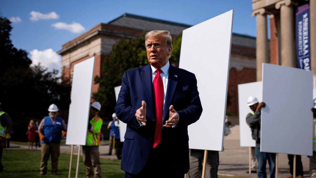 Trump fa mettere cartelli davanti allo Smithsonian contro le sue presunte “informazioni inaccurate”