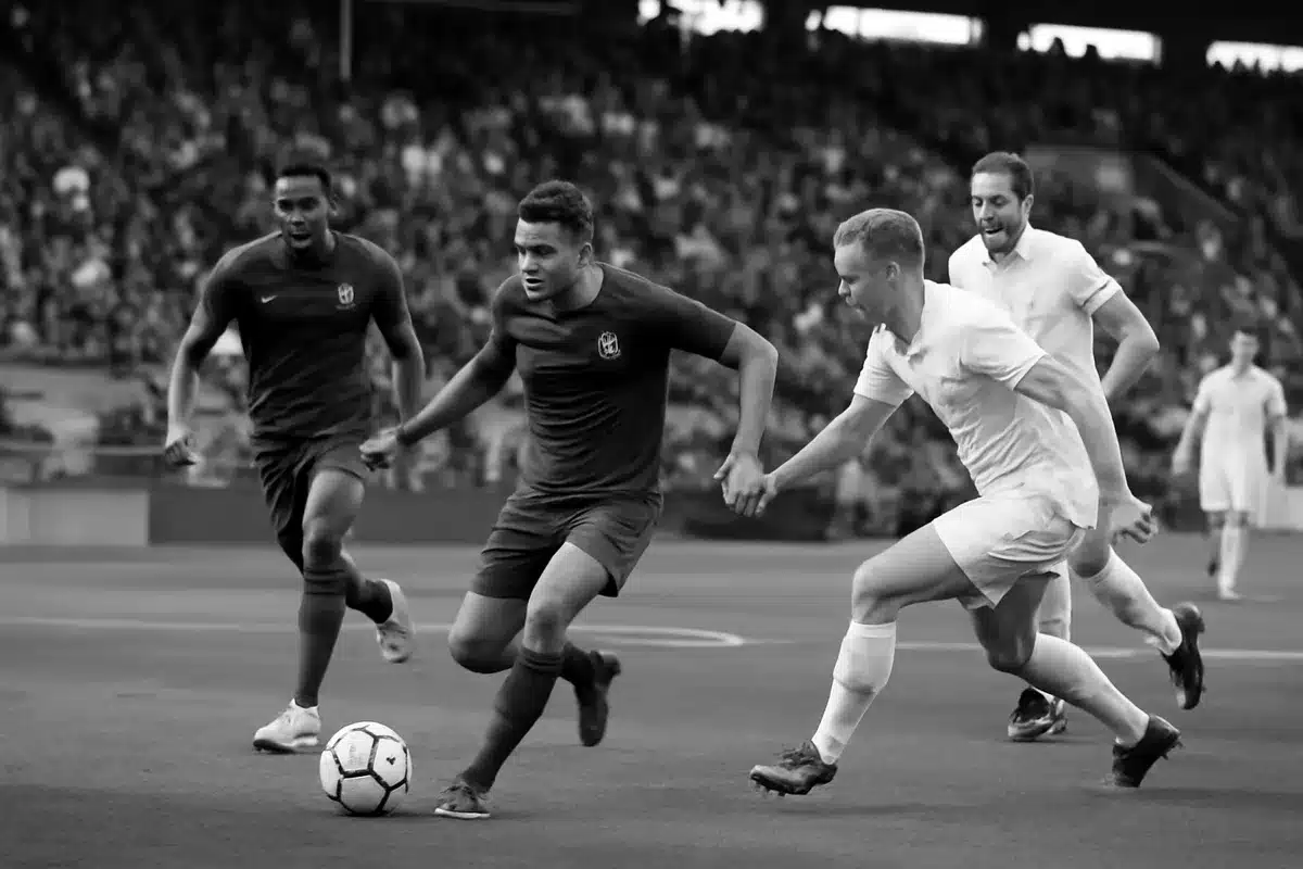 Come si è sviluppata la partita: sintesi degli episodi principali — Il match ha alternato momenti di dominio territoriale e fiammate offensive improvvise. Entrambe le squadre hanno creato occasioni pulite e sfruttato spazi in contropiede. Nel primo tempo la concentrazione difensiva