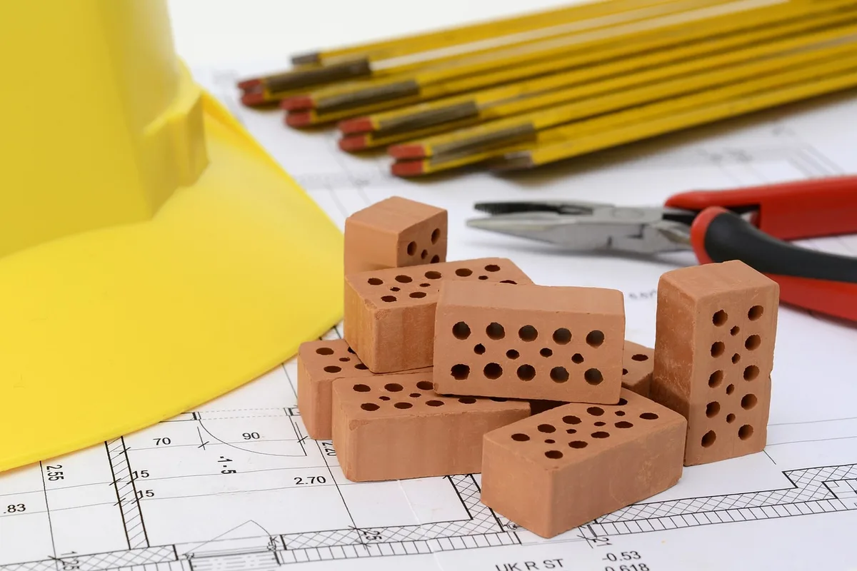 Modello architettonico con percorsi e spazi pubblici per la fruizione