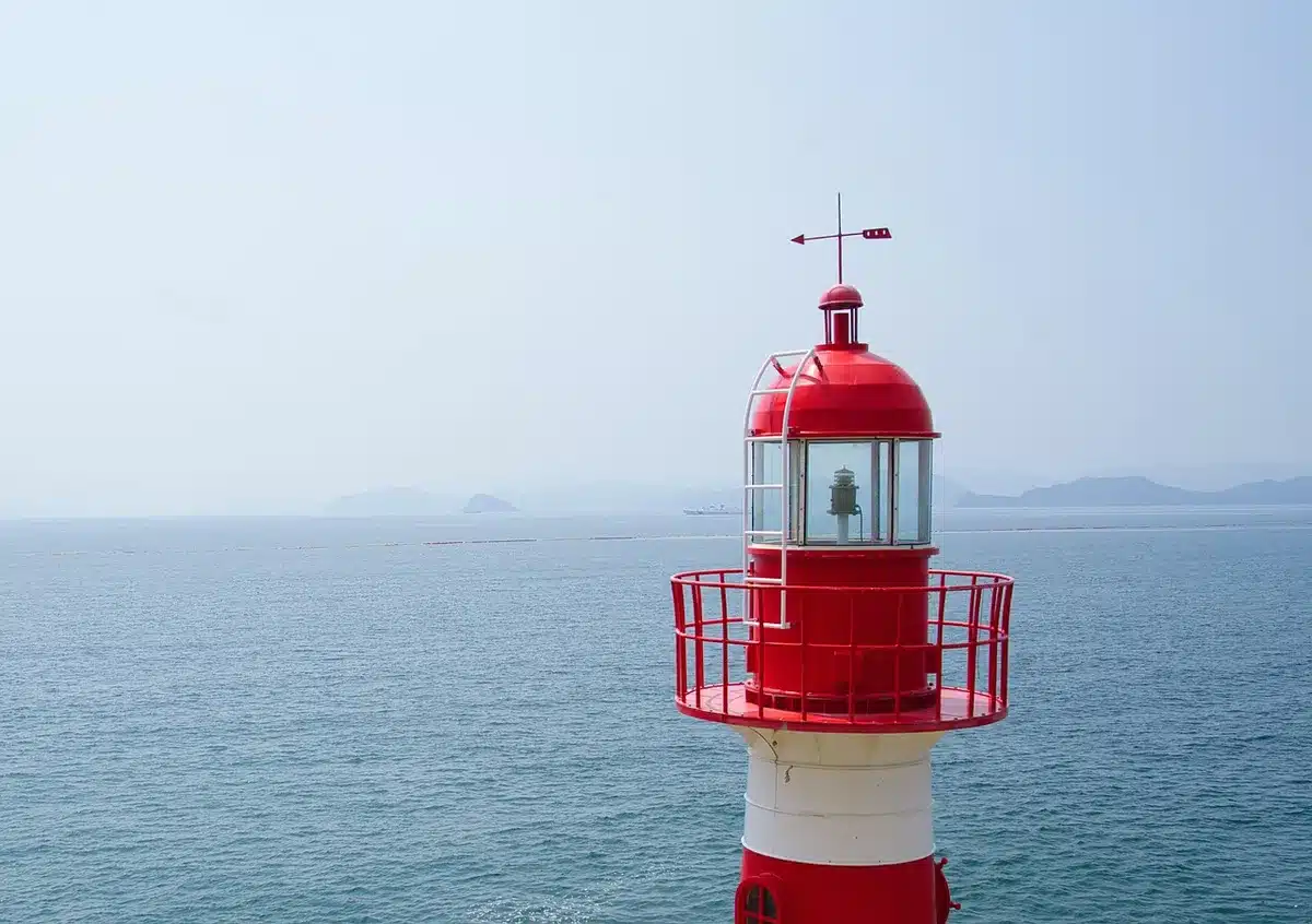 Antica torre costiera di difesa con funzione di avvistamento e comunicazione nel Regno di Napoli