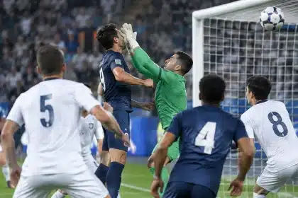Maignan, rigore clamoroso negato: l'immagine che fa discutere
