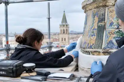Restauro guglia maiolicata a Petralia Soprana: torna lo splendore di Santa Maria di Loreto