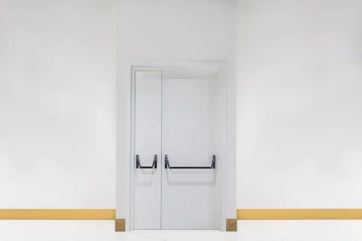 Ingresso anonimo di una clinica ortopedica a Lione